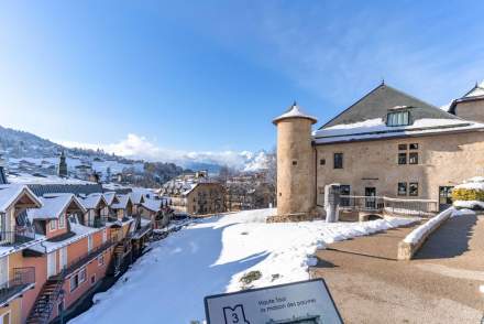 saint-gervais-les-bains , montagne; patrimoine, place du village, hotel coeur des neiges
