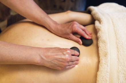 Massage pierres chaudes