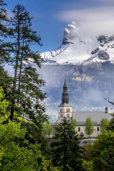 saint-gervais-les-bains , montagne; patrimoine, place du village, hotel coeur des neiges